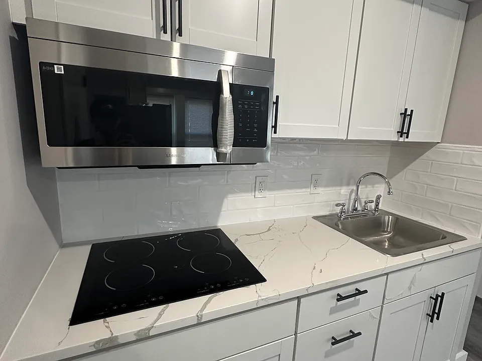 333 Amherst St #101
