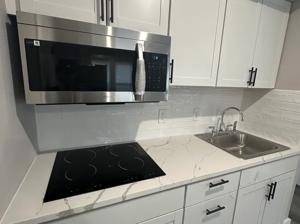 333 Amherst St #101, East Orange, NJ 07018