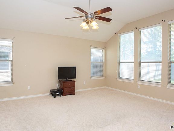 2nd image of 19431 Big Valley Dr
