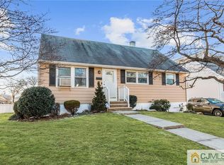 201 Raynor St, Iselin, NJ 08830