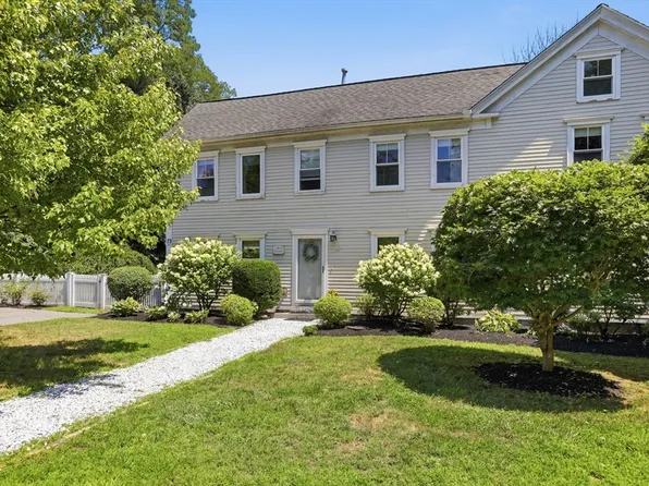 73 Gray St #A, Billerica, MA 01821