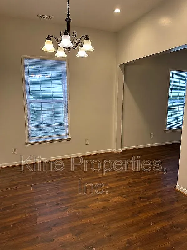2 bed, 864 sqft, $1,165 — Photo 3