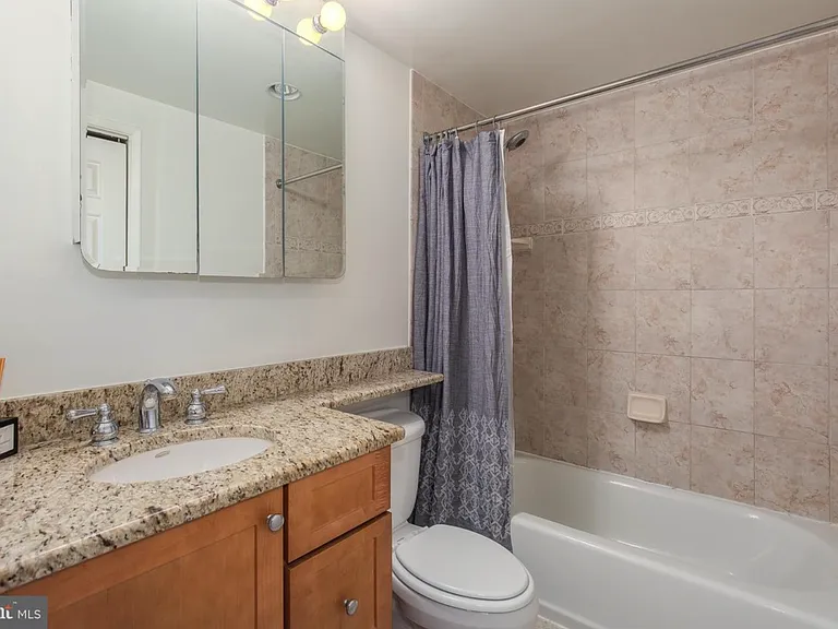 4801 Fairmont Ave #411 — Photo 21