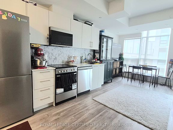 4th image of 851 Sheppard Ave W #26