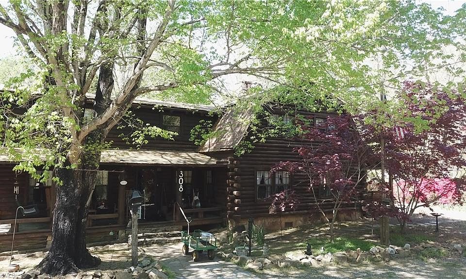 2nd image of 308 Bethany Woods Dr
