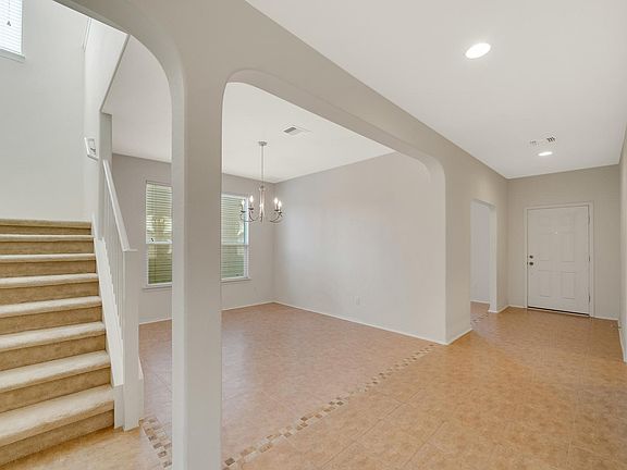 3rd image of 5908 Pescia St