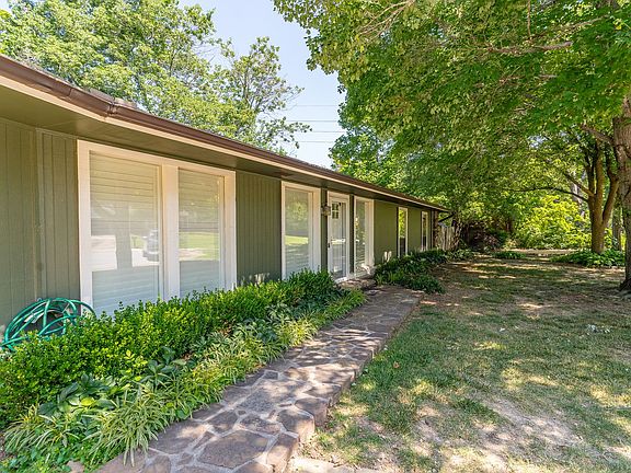 3rd image of 2381 N Creekwood Ave