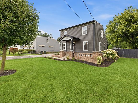 3rd image of 3632 Blackstone Ave