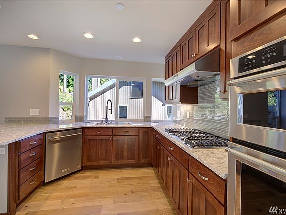 2nd image of 16001 36th Ave NE
