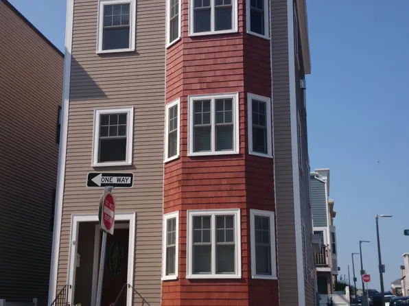 209 W 2nd St, South Boston, MA 02127