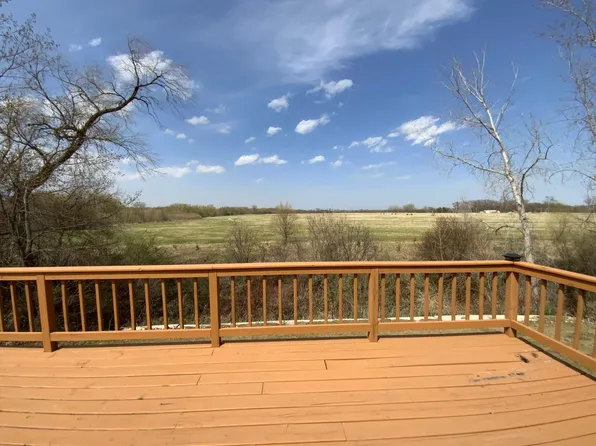 555 Willow Ave, Eden Valley, MN 55329