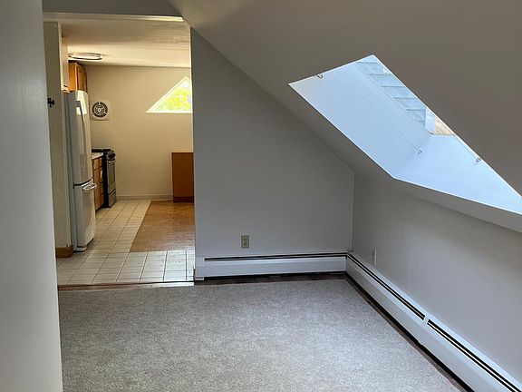 4th image of 511 Farmington Ave Floor 3