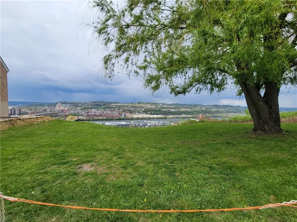 1705 Arcena St, Pittsburgh, PA 15219