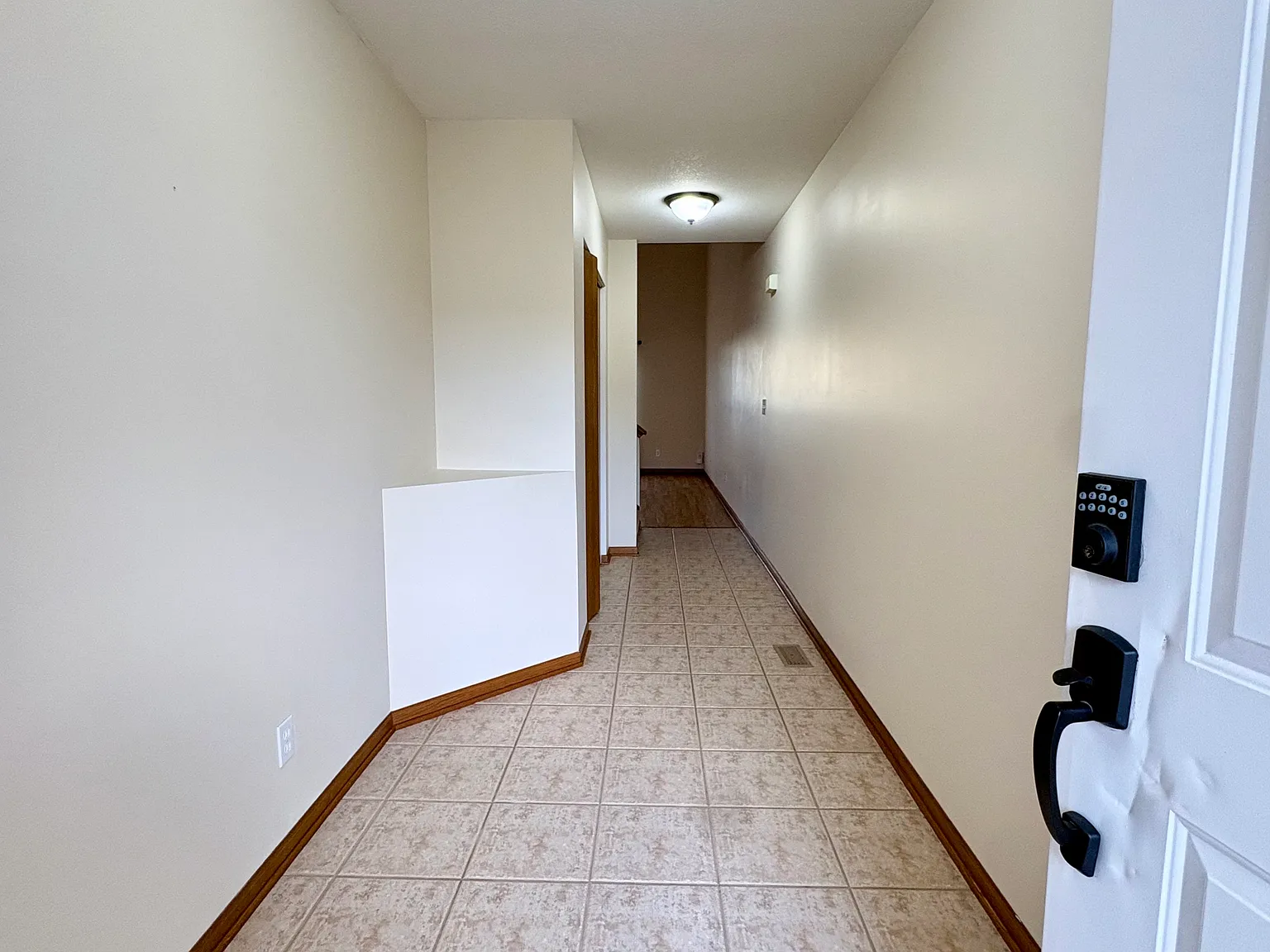2 bed, 1747 sqft, $2,000 — Photo 2