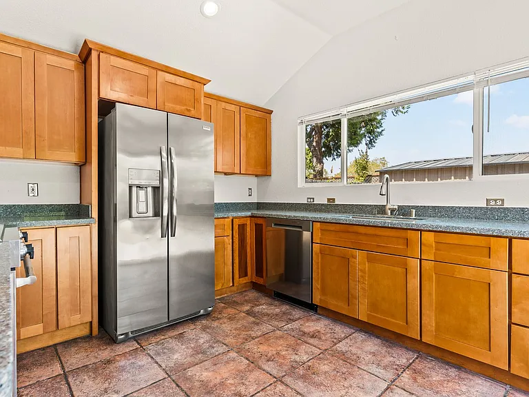 867 Via Mariposa — Photo 12