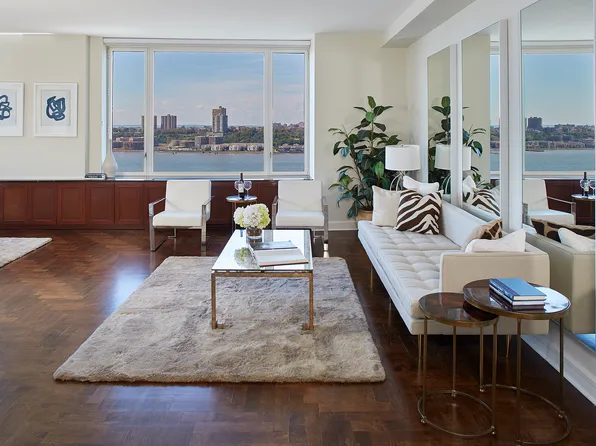220 Riverside Boulevard 19JG image 1 of 12