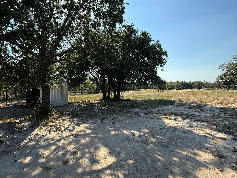 401 Old Authon Rd — Photo 26