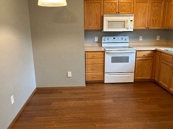 2nd image of 1207 SW Harvey St #D