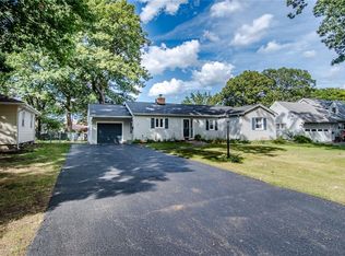 419 Brookview Dr, Rochester, NY 14617
