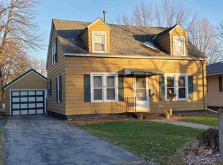 737 3rd St E, Cresco, IA 52136