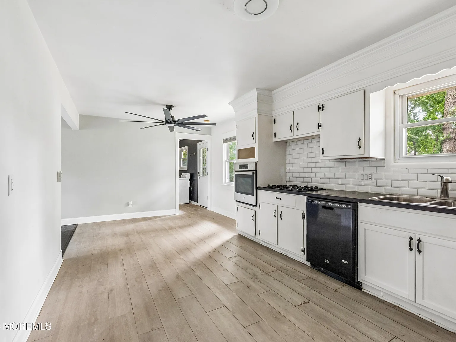 2 bed, 1158 sqft, $2,750 — Photo 4