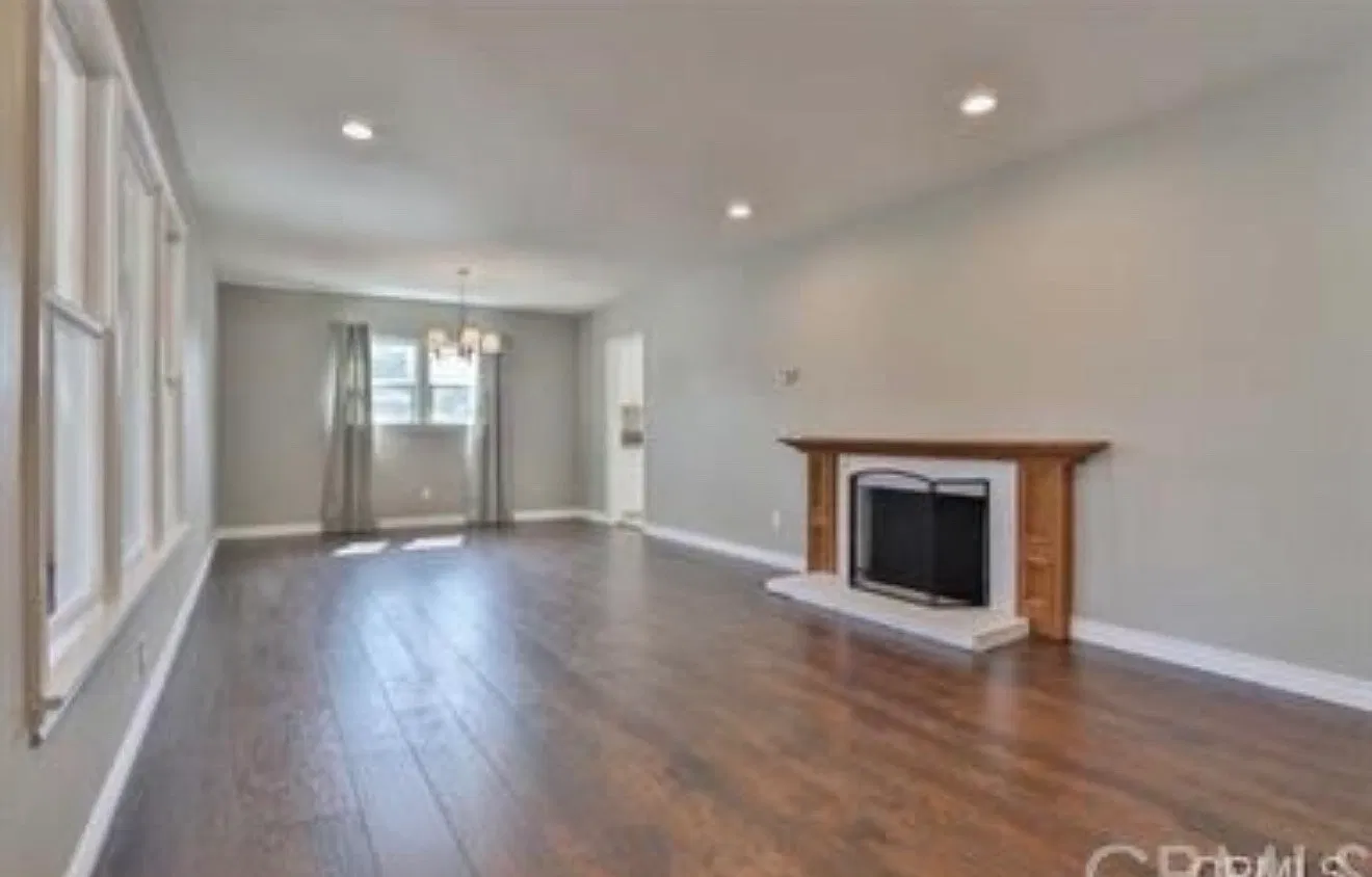 3 bed, 1.5 bath, 1340 sqft, $3,300 — Photo 2