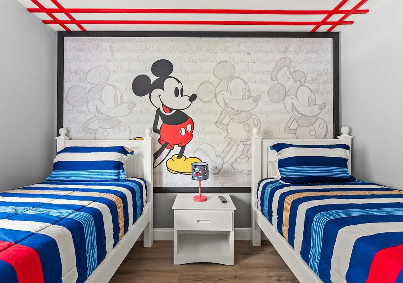 Themed Bedrooms Near Disney 4BR — Photo 2