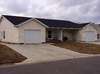 1st image of 135 Wiese Pkwy