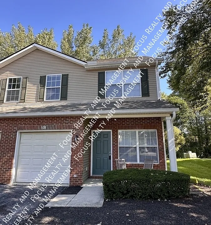528 Fullers Cir