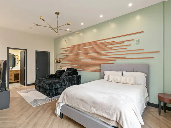 400 E Locust St Unit 102, Des Moines, IA 50309