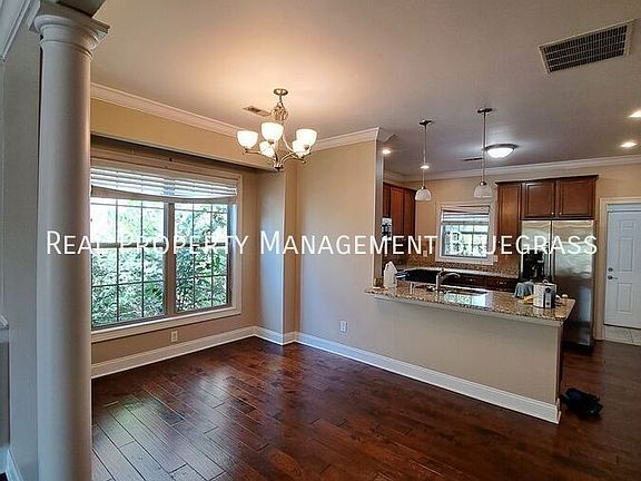 4th image of 3260 Beaumont Centre Cir