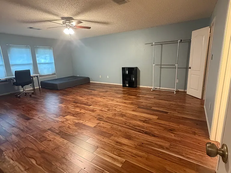 1208 Bradbury Ln — Photo 30