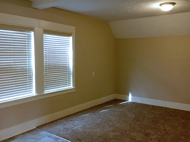 4743B N Albina Ave — Photo 11