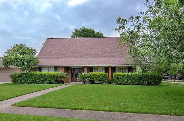 2nd image of 906 Dolly Madison Ct
