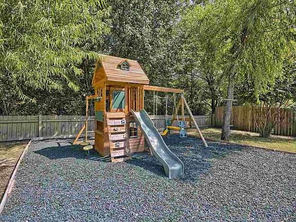 5th image of 136 Moores Creek Dr