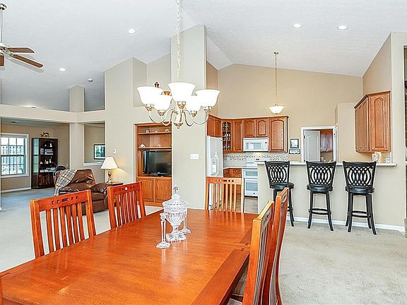 3rd image of 11632 Seven Oaks Dr