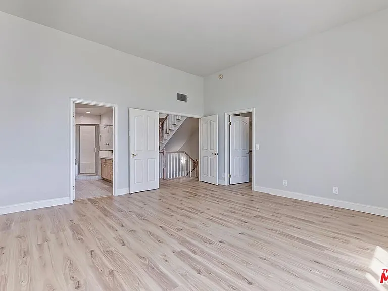 11603 Mississippi Ave — Photo 17
