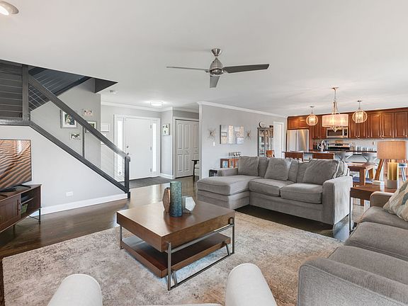 4th image of 705 Ascot Ct