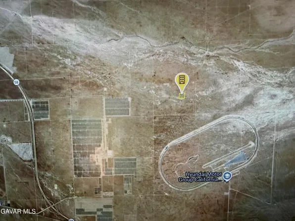 3 Rosewood Blvd, California City, CA 93505