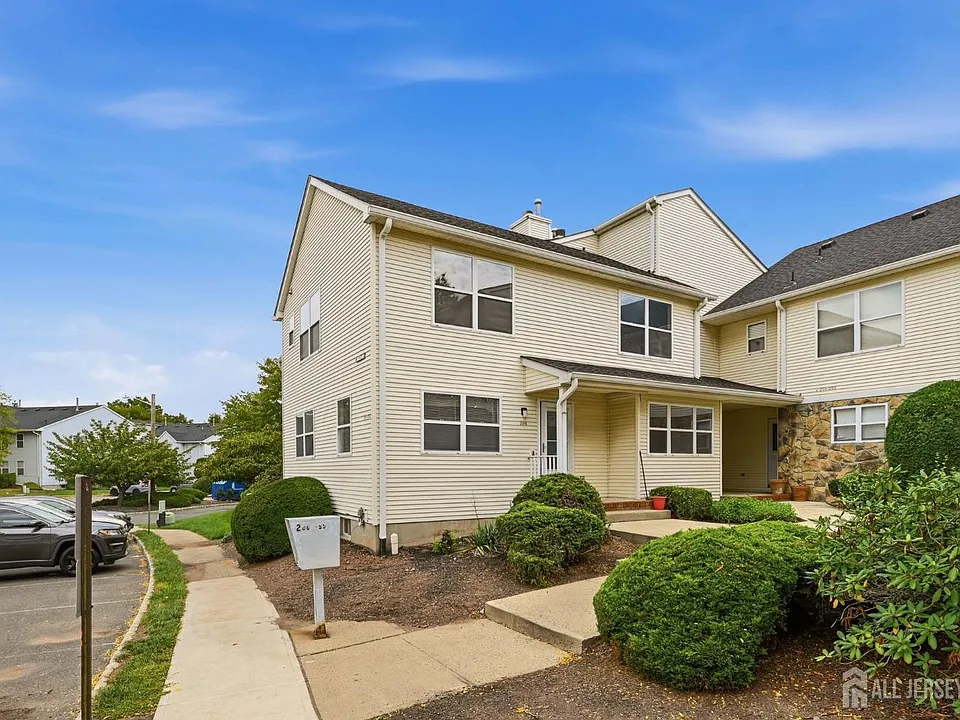 294 Dorset Ct