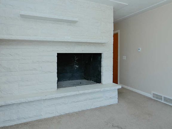 5th image of 105 Woodway Ave