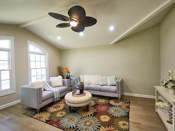 4th image of 439 Santa Mesa Dr