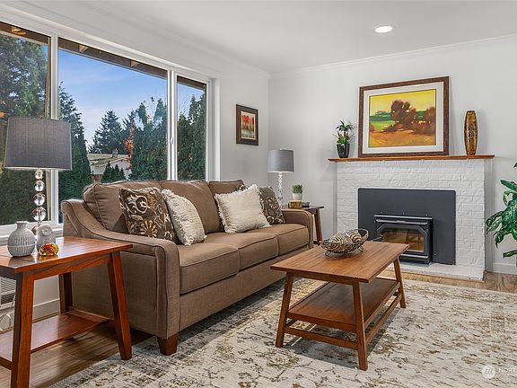 4th image of 9002 57th Drive NE