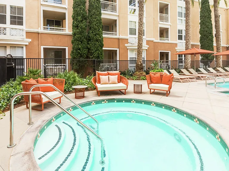 La Jolla Palms Apartment Homes — Photo 10