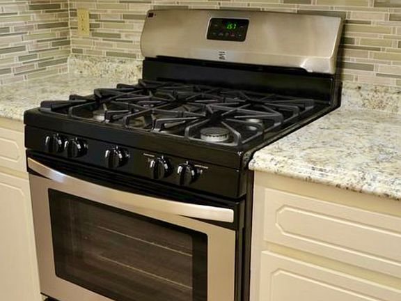 stainless steel stove/oven