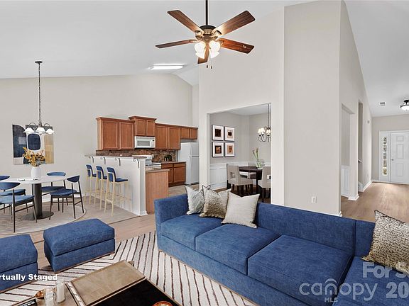 4th image of 114 Charing Pl