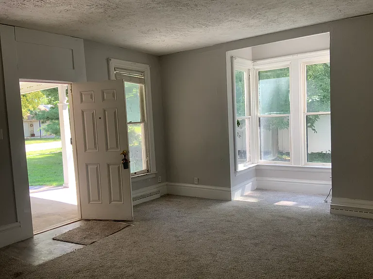 1049 N C St #1 — Photo 1