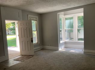 1049 N C St #1, Fremont, NE 68025