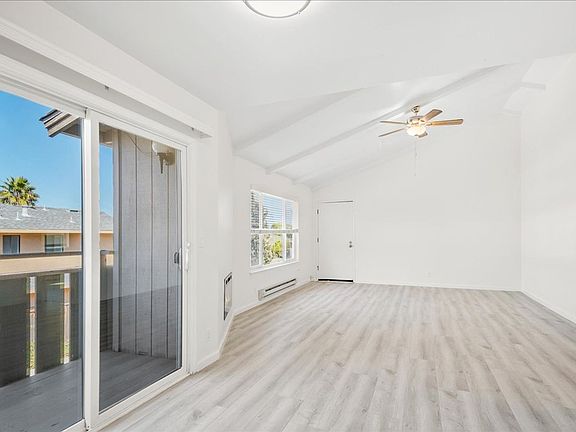 4th image of 10315 Alpine Dr #3