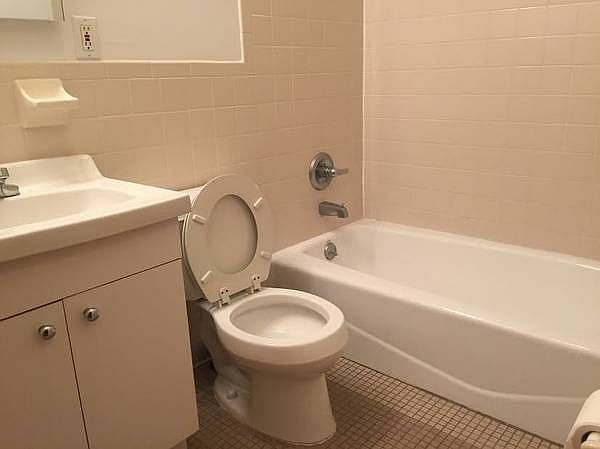 2nd image of 2804 33rd St #14